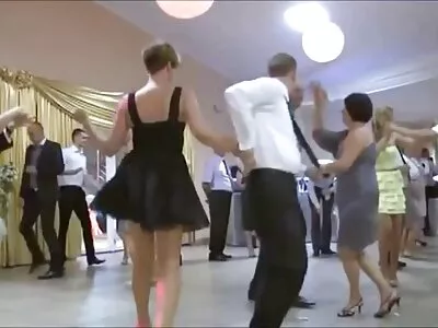 مینکس خوردن ممه سکسی خالکوبی هم بیدمشک و هم باسن او را شخم می زند