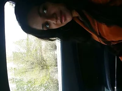 دختری با سینه های آبدار شرمنده نیست که ممه وکیر در رختکن از خود ارضایی کند