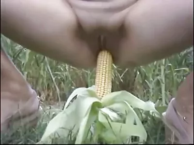 استفانی کوچک دارای یک احمق بسیار فیلم سکسی ممه بزرگ و یک قاب بسیار باریک است