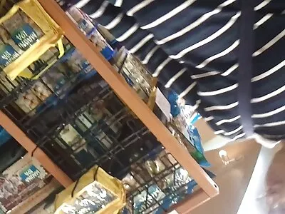 پروفسور سکسی سکسی توسط ممه برهنه یک دوست هنکی روی میز لعنتی می شود