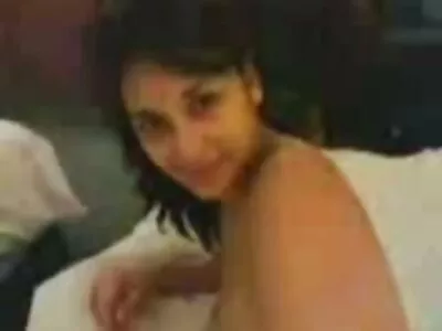 مادر بلوند عجیب و غریب آماده است که یک ماساژور خوش تیپ سکس ممه گنده را لعنت کند