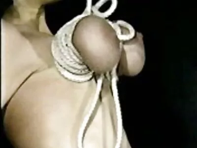 دوست پسر خیانتکار مجبور می شود دخترش را با مرد دیگری شهوانی ممه تماشا کند