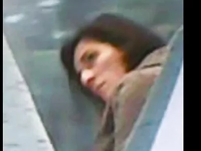 منشی شیفته با رئیس شیطان می ماند و مورد تجزیه ممه زن جنده و تحلیل قرار می گیرد